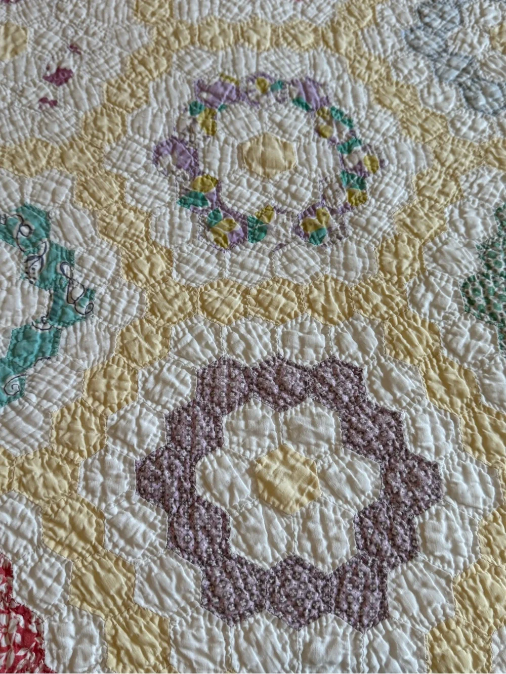 Antique 1930s Hand Stitched Grandmothers Flower Garden Quilt